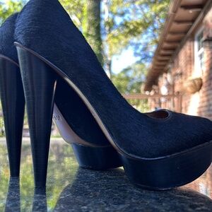 Elizabeth and James Womens "Mason" Black Pony Hair Stacked Platform Pump Size 7B